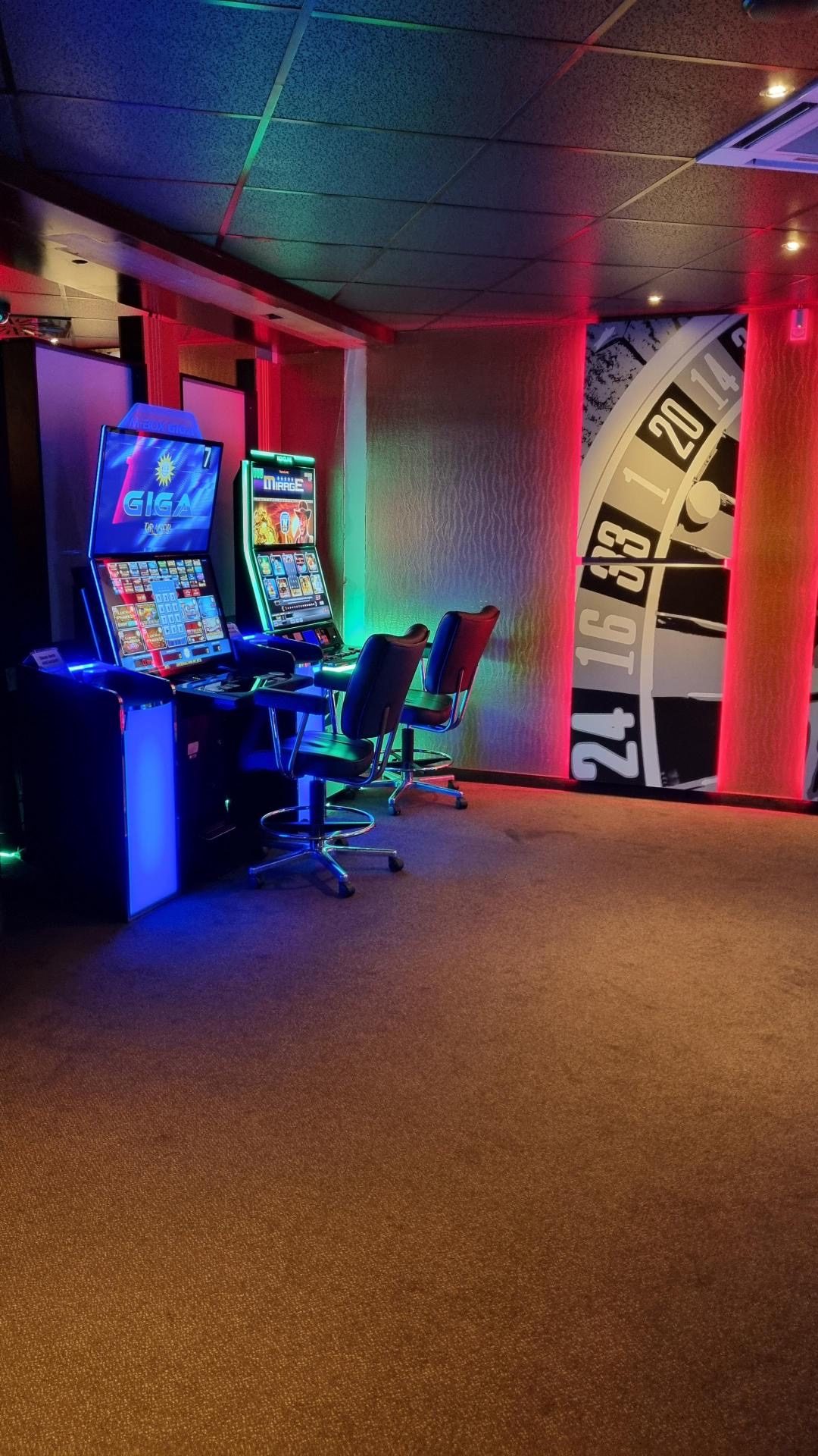 Moderne Ausstattung der deine SPIELHALLE Meppen, Schullendamm 30
