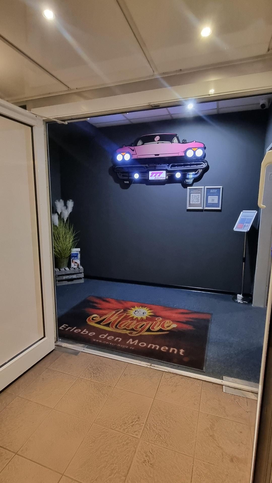 Sitzbereich in der Spielhalle Meppen, Schullendamm 57